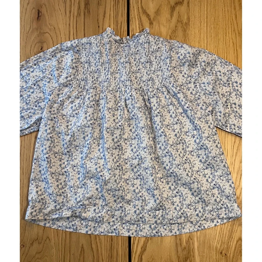J.Crew Liberty Fabric Floral Blouse Womens XS Blue Cottagecore Pintuck Top - Picture 3 of 11